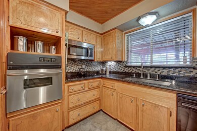 Beautiful and functional complete with granite cou