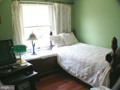 1510 Poplar Grove Dr, Reston, VA 20194 - photo 4