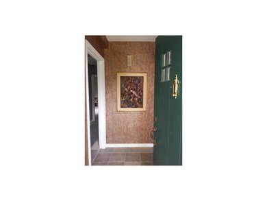 Entryway. Private entry off-Courtyard.