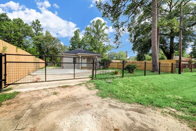 9116 Firnat St, Houston, TX 77016 - photo 2