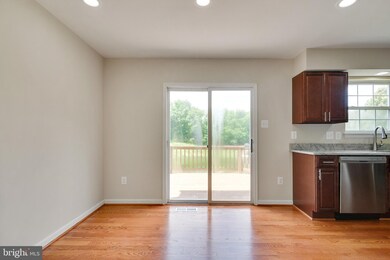 813 Reedworth Ct, Capitol Heights, MD 20743 - photo 6