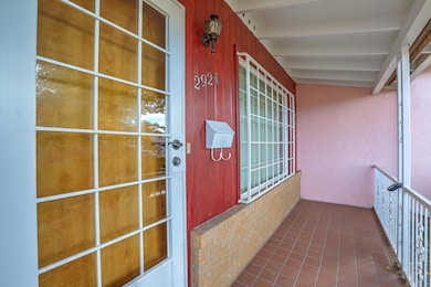 2924 Palomas Dr NE, Albuquerque, NM 87110 - photo 3