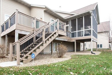 3930 Red Cedar Dr NE unit B, Cedar Rapids, IA 52402 - photo 5