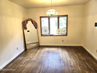 502 Jarman St, Jacksonville, NC 28540 - photo 2