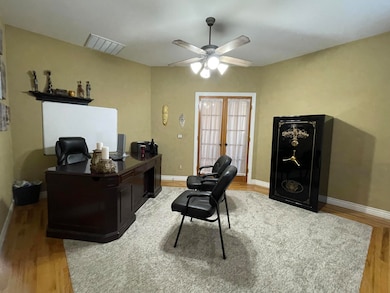 Office/bedroom 2