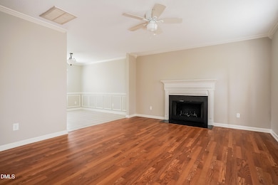 003-photo-living-room-8028025