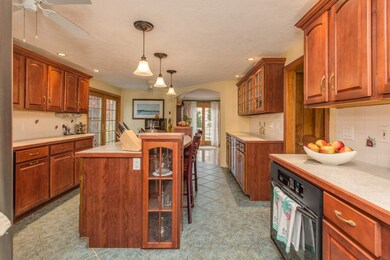 14 Nutfield Dr, Londonderry, NH 03053 - photo 6