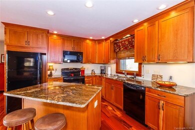 Updated Kitchen with lots of counter space