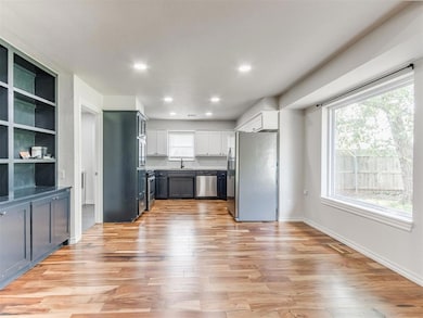 12113 Camelot Dr, Oklahoma City, OK 73120 - photo 7