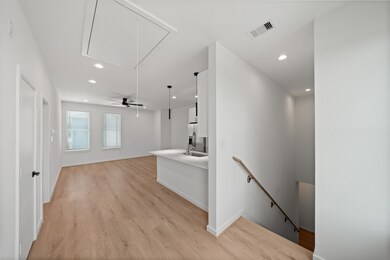 1408 Enid St unit D, Houston, TX 77009 - photo 5