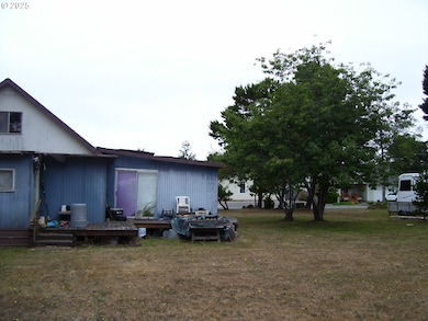 870 11th St SE, Bandon, OR 97411 - photo 5