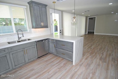 8541 E Catalina Dr, Scottsdale, AZ 85251 - photo 7