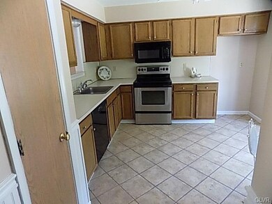 255 Ridgeview Dr, Alburtis, PA 18011 - photo 2