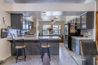 W Paradise Ave. Visalia-5