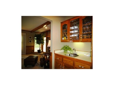Wet Bar between living room and family room