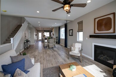 Pictures of Similar Model Unit