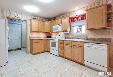 5200 Villa Dr unit 57, Davenport, IA 52806 - photo 7