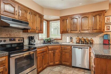 8345 Acuff Ln, Lenexa, KS 66215 - photo 3