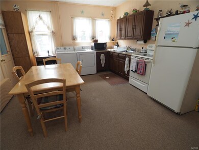 18 N Greenwood St, Tamaqua, PA 18252 - photo 5