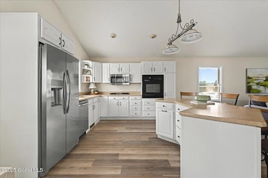 01-404 DIX AVE-3 2