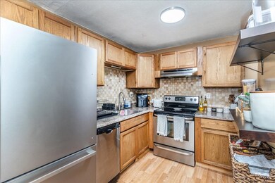 120 Thissell Ave unit 102, Dracut, MA 01826 - photo 6