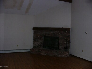 165 Mockingbird Ct, Bushkill, PA 18324 - photo 5