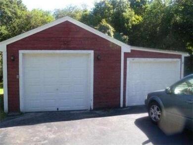 122 Dudley Rd, Sutton, MA 01590 - photo 3