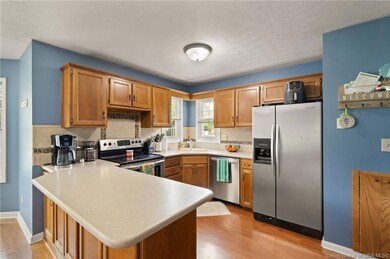 4621 Shady View Dr, Floyds Knobs, IN 47119 - photo 3