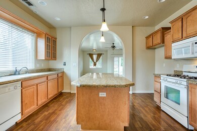 Gourmet kitchen