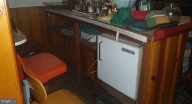 807 Mace Ave, Essex, MD 21221 - photo 5