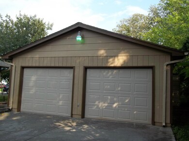 2 car detached garage / workshop