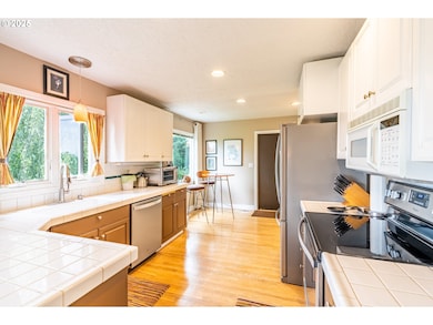 8140 SW 2nd Ave, Portland, OR 97219 - photo 5