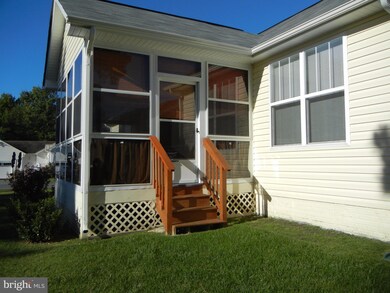 190 Meadow Ave, Colonial Beach, VA 22443 - photo 4