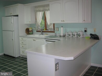 135 Crestview Dr, Barto, PA 19504 - photo 3