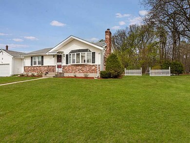 172 Cranston St, Woonsocket, RI 02895 - photo 2