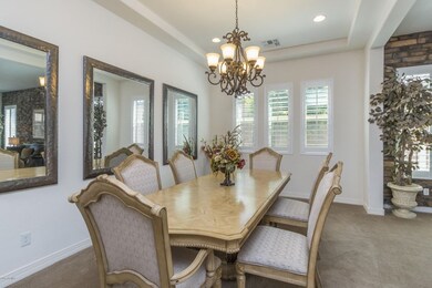 5) DINING AREA