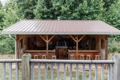 Outdoor Kitchen