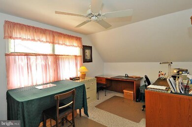 12720 Clearfield Dr, Bowie, MD 20715 - photo 3