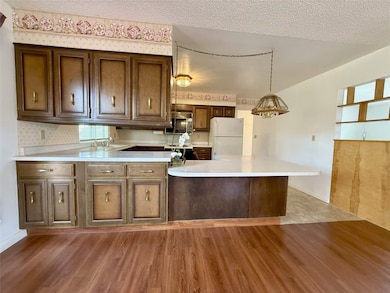 233 4th Ave SW, Cut Bank, MT 59427 - photo 6