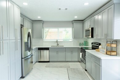 8334 Pebbledowne Dr, Houston, TX 77064 - photo 6