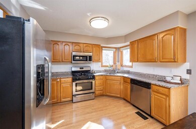 15026 Hawthorn Dr, Clive, IA 50325 - photo 6