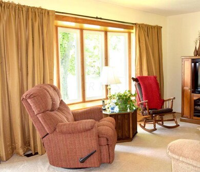 1914 E Beaumont Rd, Columbus, OH 43224 - photo 6