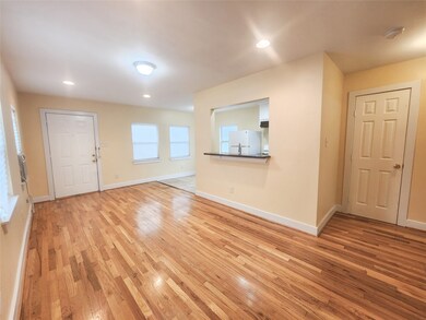 725 E 10 1 2 St unit B, Houston, TX 77008 - photo 3