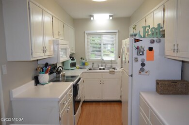 6.632WillowCreekDrKitchen