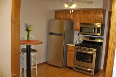 1004 CENTER ST 016