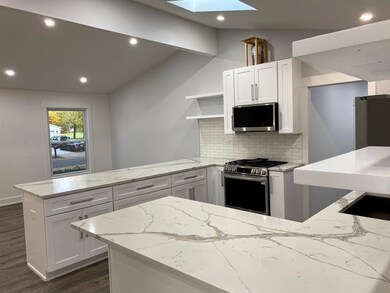 2012 Springside Dr, Naperville, IL 60565 - photo 4