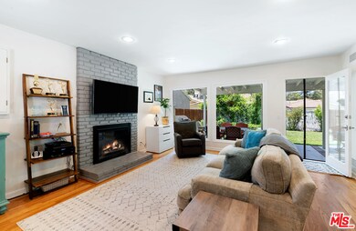 22121 Dumetz Rd, Woodland Hills, CA 91364 - photo 6