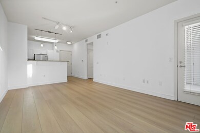 Savoy unit 339, Los Angeles, CA 90012 - photo 4