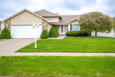 1250 Meadowbrook Dr, Crown Point, IN 46307 - photo 2