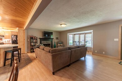 005_2641 E Crestview